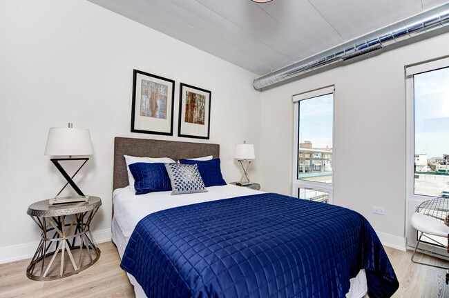 Photo - 921 W Belmont Ave Unidad 605