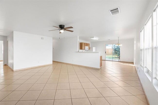 Photo - 703 Riverway Ln