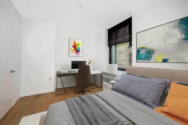 Photo - 160 1st St