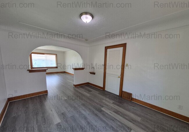Photo - 137 Hope Ave