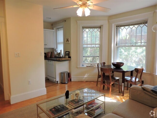 Building Photo - 333 Harvard St Unit 2 Rental