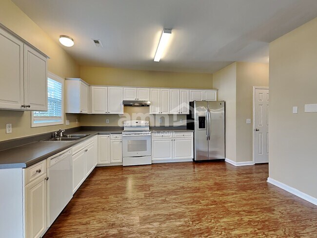 Photo - 218 Spinel Ln