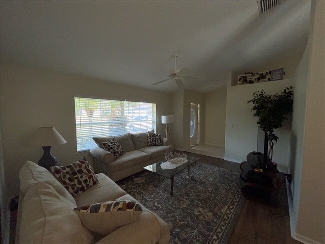 Photo - 962 Montrose Ave