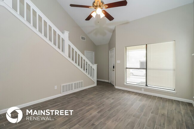 Photo - 1516 Lincolnshire Way