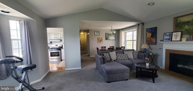 Photo - 665 Rose Hollow Dr