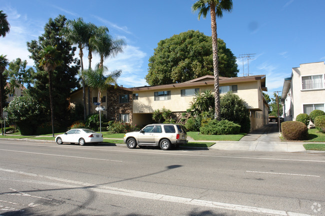 14329 Chandler Blvd - 14329 Chandler Blvd Apartments