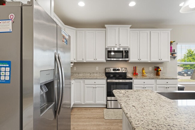 Photo - 809 Whispering Creek Ave