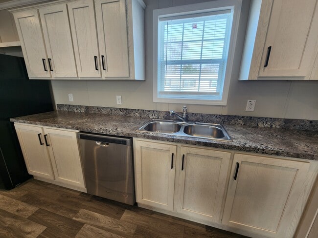 Photo - 3726 Birch St