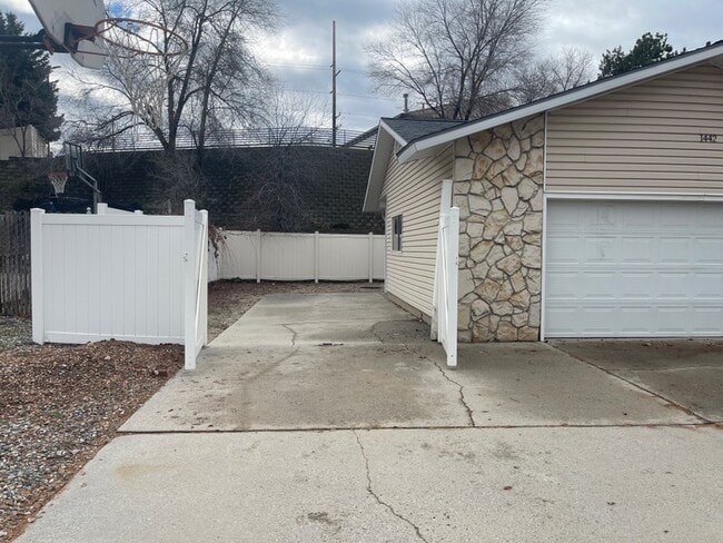 Photo - 1442 E Sandy Hills Dr