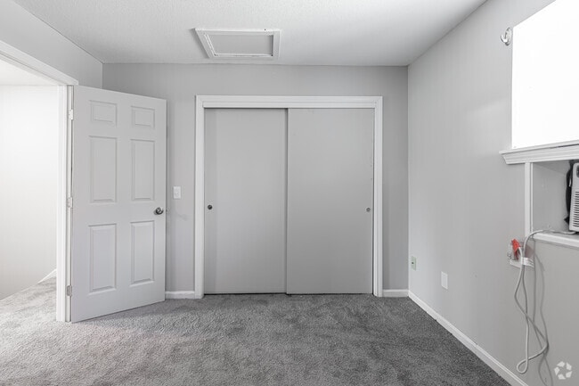 2BR, 2BA Townhouse - Bedroom