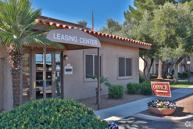 Oficina de arrendamiento - Somerset Place Apartments