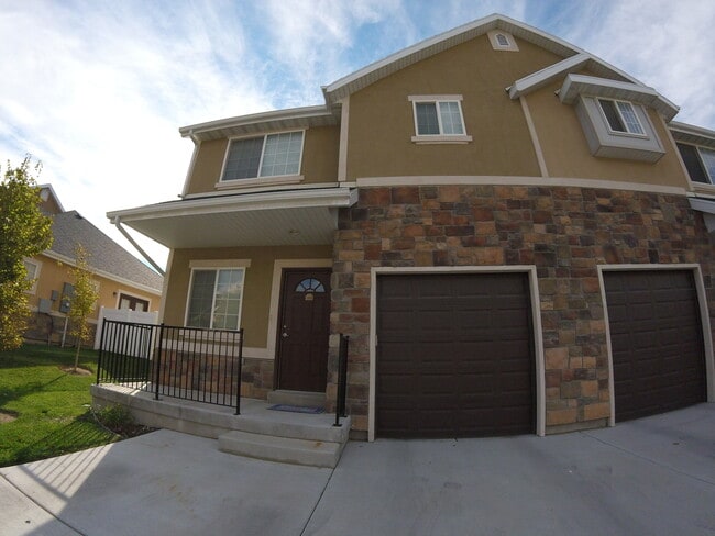 Photo - Beautiful Draper Town Home