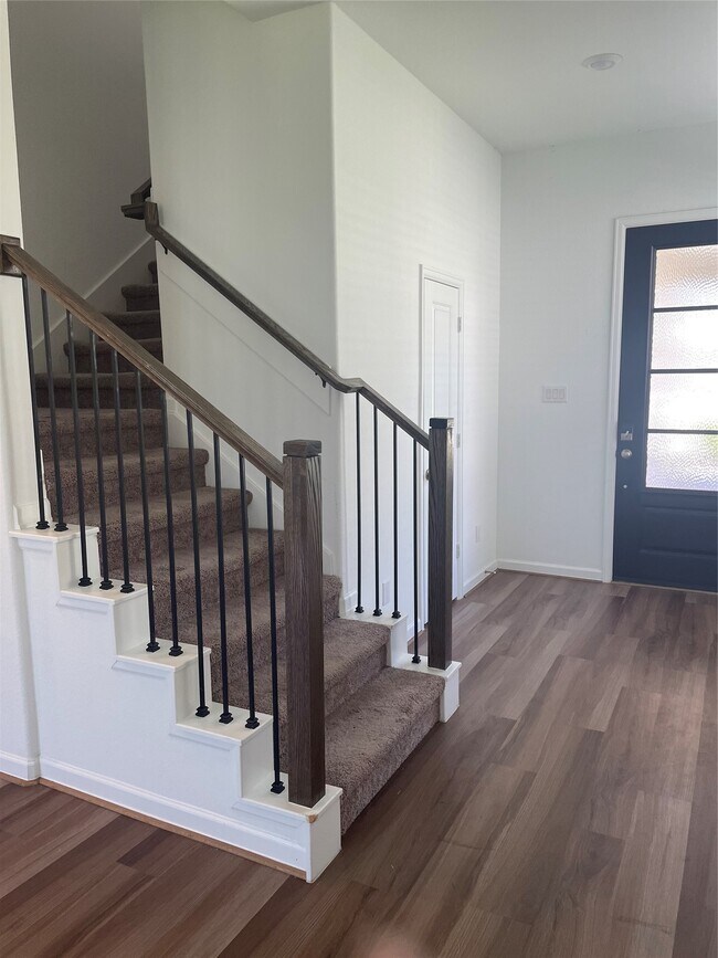 Photo - 621 Aspen Falls Ct