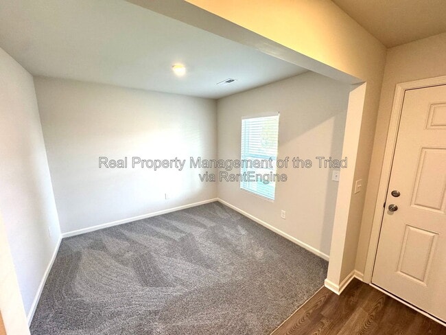 Photo - 4104 Devonwood Ct