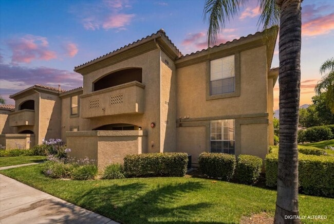 Building Photo - Move-In Ready Condo with Premium Community Amenities Unit 37