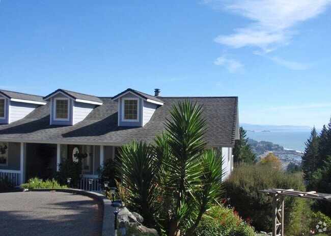 Building Photo - 97671 Marina Heights Loop Rental