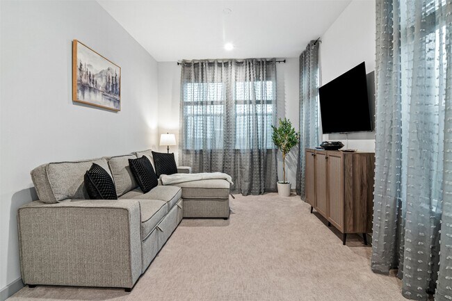 Photo - 829 Emile St