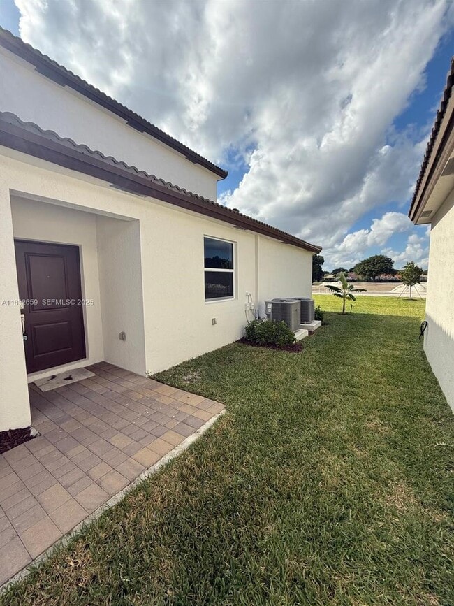 Photo - 2942 SE 23rd Ave Unidad 0