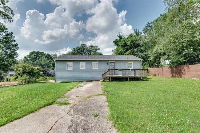 1424 Hosea L Williams Dr NE