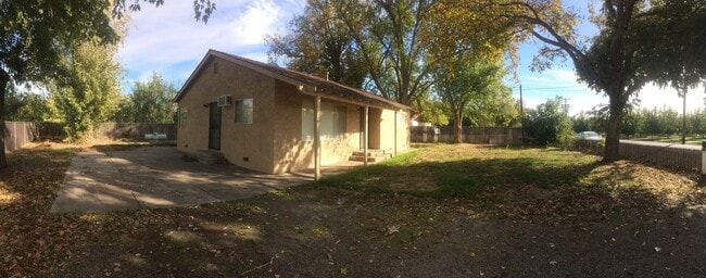 Photo - Cute 2 Bedroom, 1 Bathroom Home in the orchards!