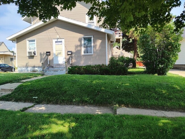 Building Photo - 1771 Harrison Ave Unit 1 Lower