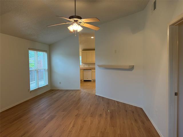 Photo - 2428 Chestnut Way