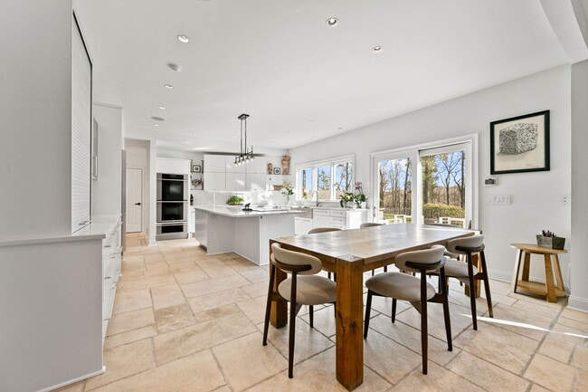 Photo - 367 Riversville Rd