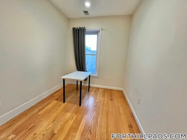 Photo - 10 Moreland St Unit 2