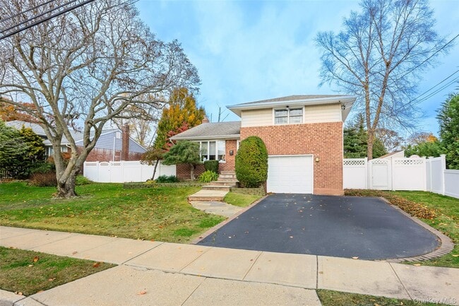 Photo - 78 Scott St House