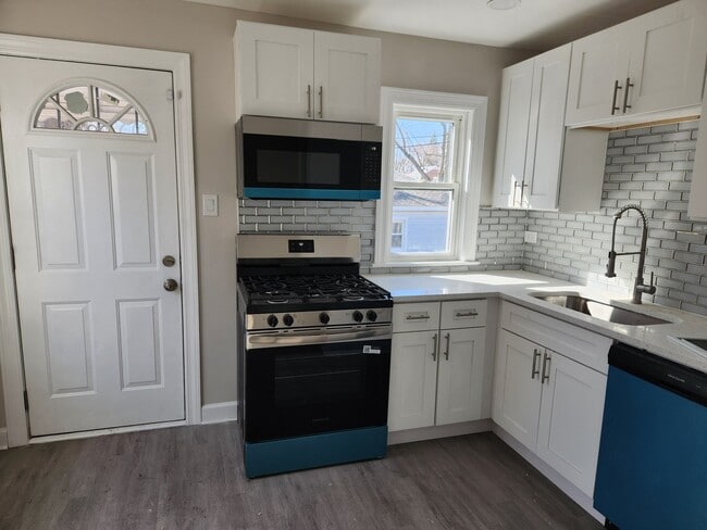 Photo - 14124 Manor Ave