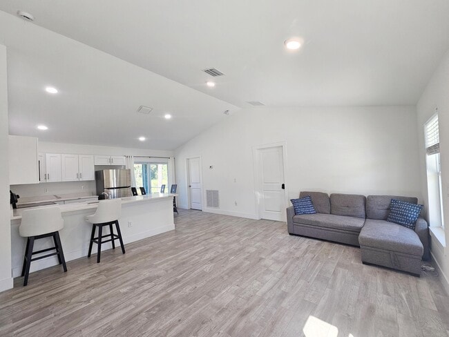 Photo - 2447 NW 5th St