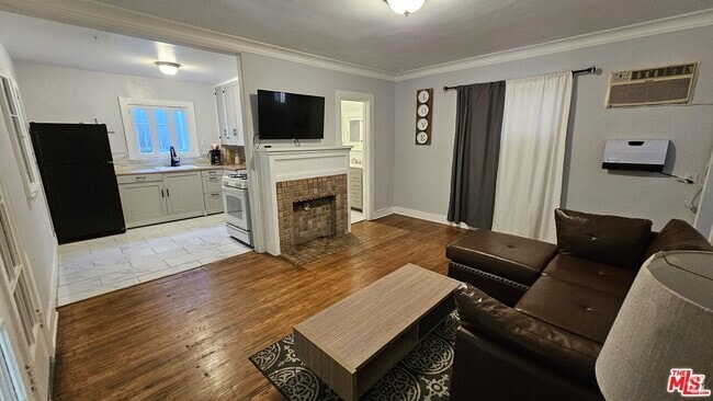 Building Photo - 5613 La Mirada Ave Rental