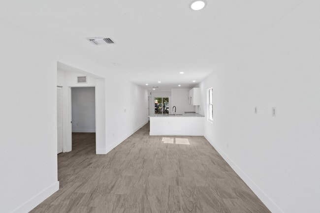 1938 NW 60th St