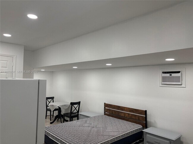 Photo - 15844 SW 82nd St Unidad b