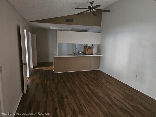 Photo - 1007 W Pleasant St