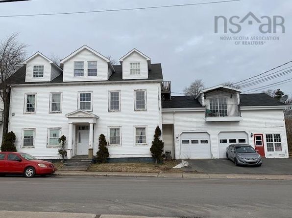 Building Photo - Harbour view in historic Pictou, NS Unit Apt5