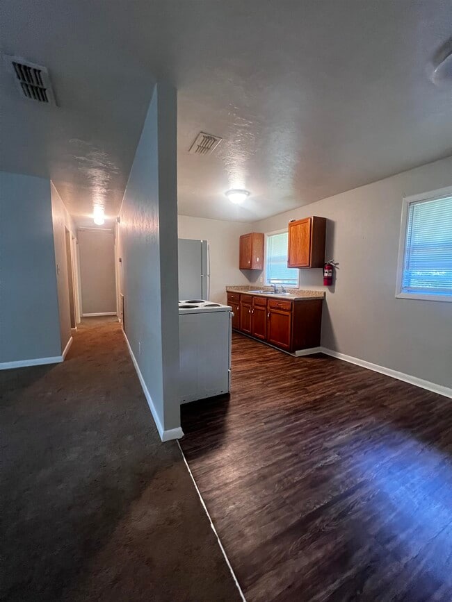 3515 Falcon Dr