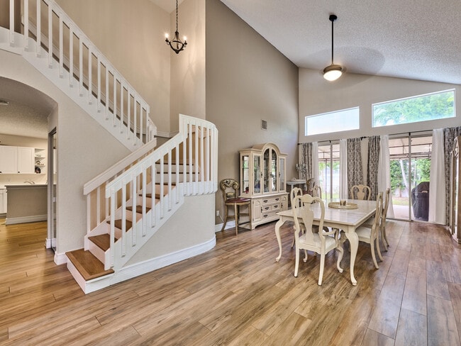 Photo - 2067 Cezanne Rd