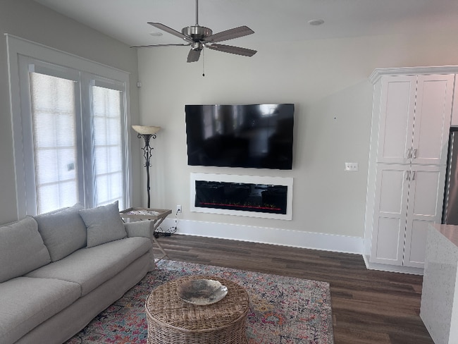 Photo - 546 Howard Ave