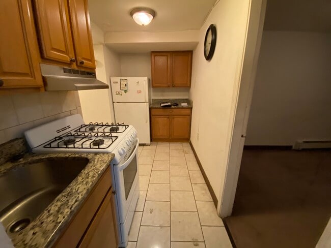 Building Photo - 400 Broadway Unit 3 Rental