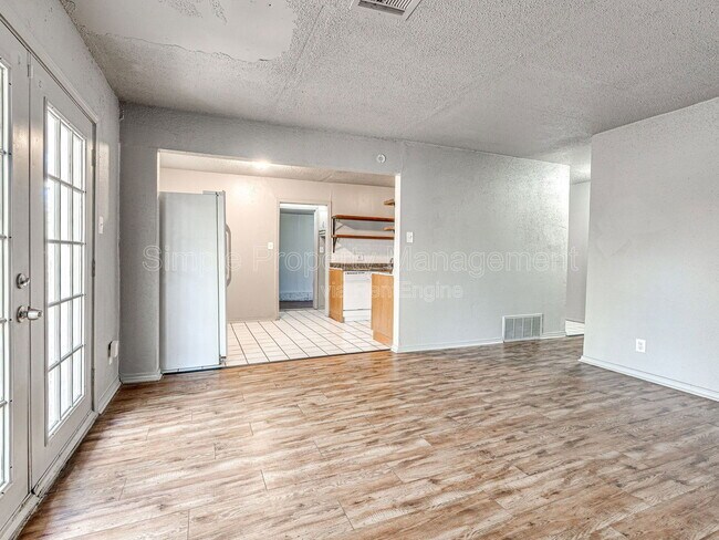 Photo - 601 N Wisconsin Ave