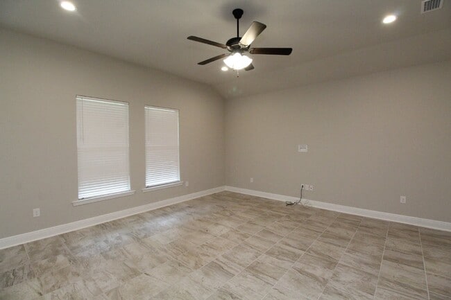 Photo - Spacious 3BR/2BA Home Near Navy Federal HQ with Split Floor Plan, High Ceilings & 2-Car Garage