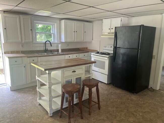 Kitchen - 34 Summer St Apartments Unit 1
