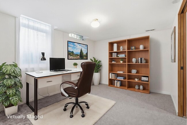 Photo - 560 S Ann Arbor St