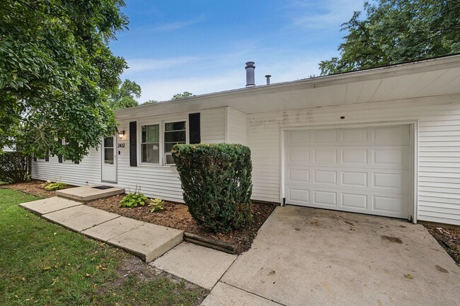 Photo - 2412 Southwood Dr