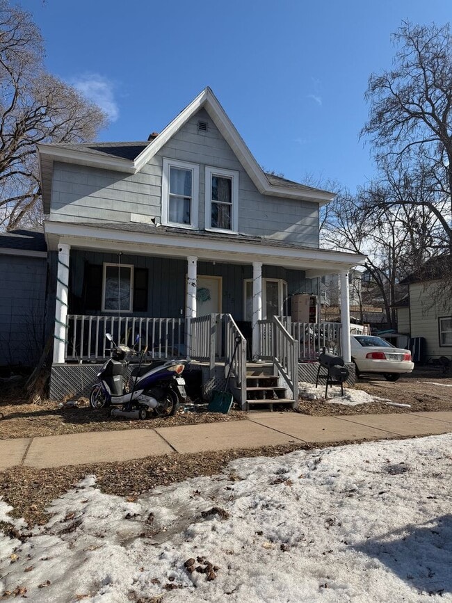 Building Photo - 315 N Grove St Unit 315 N Grove 1