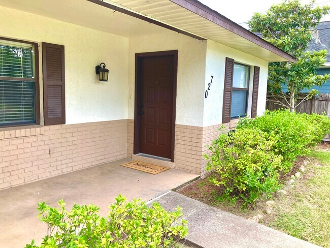 Photo - 720 SE 9th St