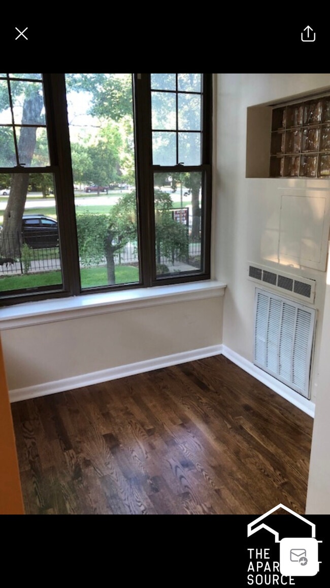 Building Photo - 2541 W Logan Blvd Unit 1