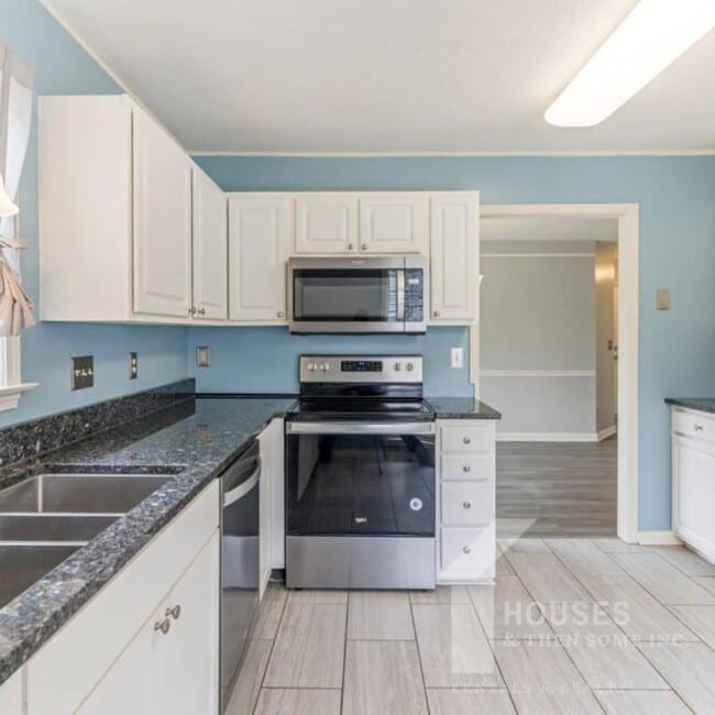 Photo - 110 Stonington Way