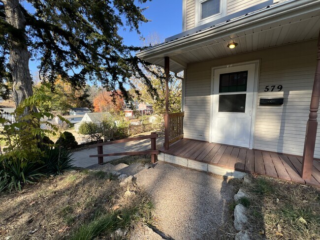 Photo - 579 W 16th St